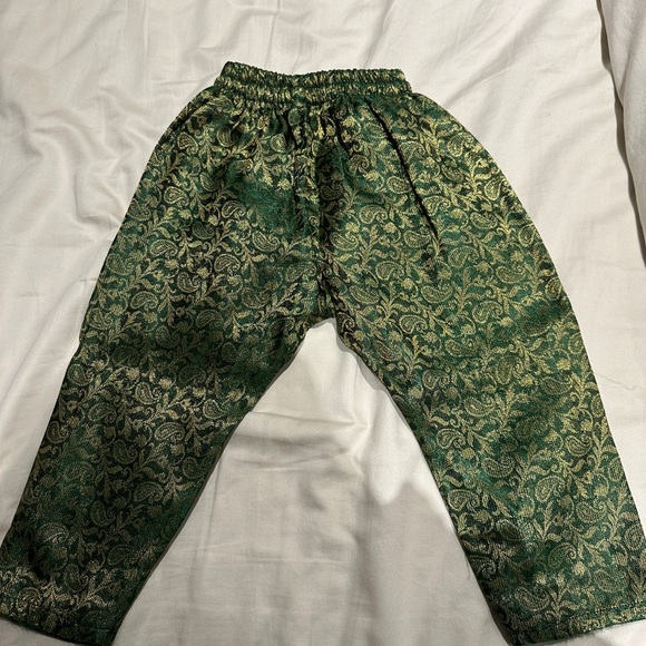 Girls Indian/Pakistani clothes - Picture 3 of 7